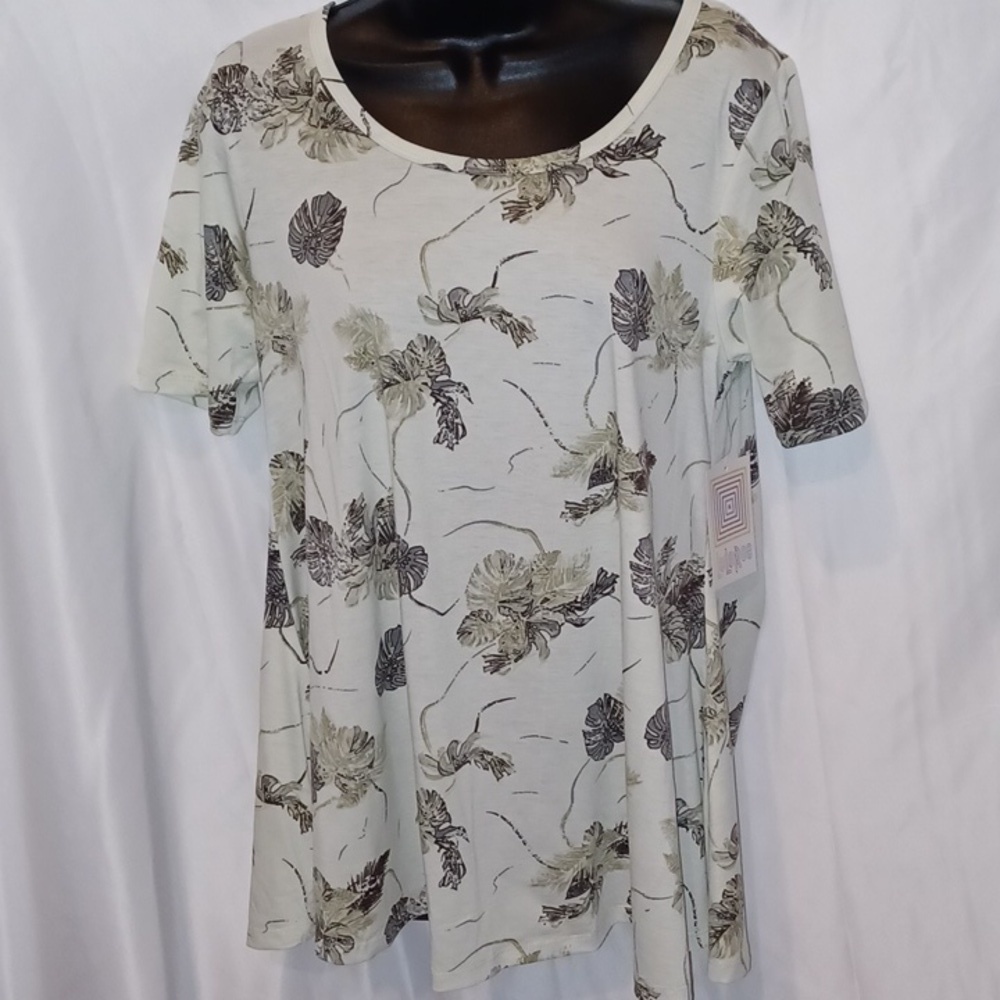 NWT LuLaRoe Classic tee, cream with green fern pattern